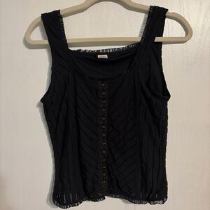 Hook and Eye Closure Tank
